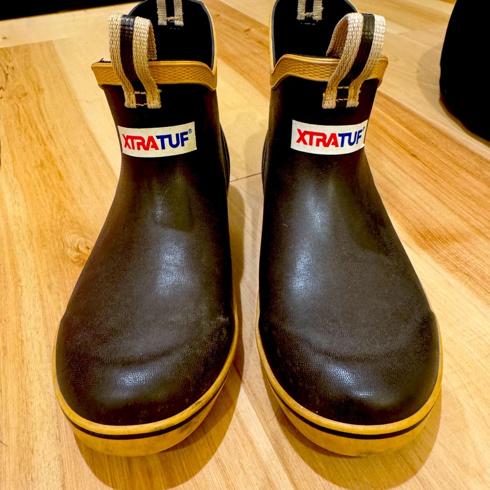 Xtratuf kids deck rain boots size 2